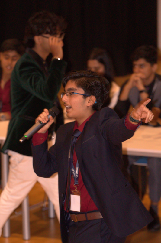 GFSMUN IV, chair addressing committee
